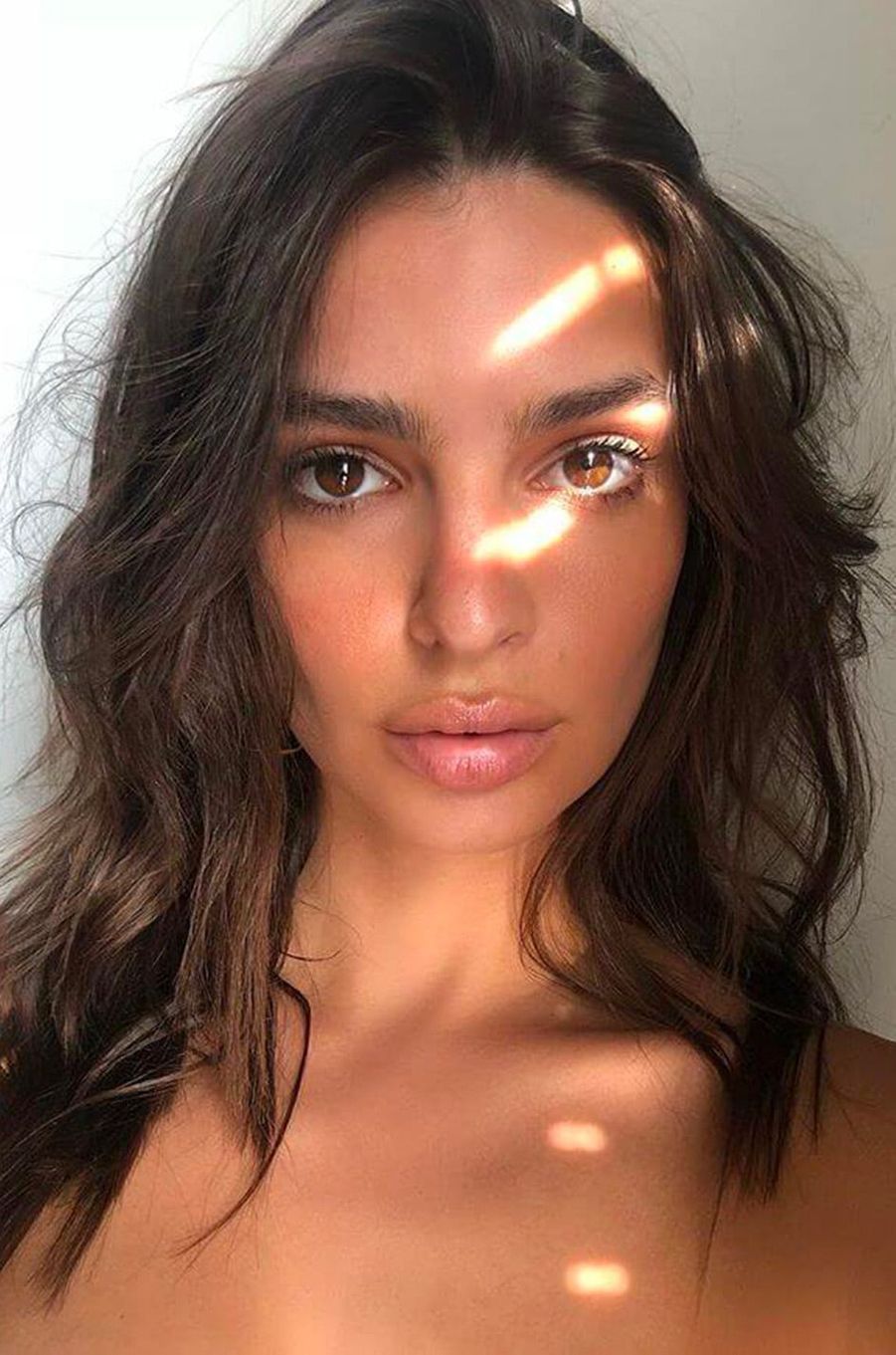 Stars sans maquillage : Emily Ratajkowski avant / après