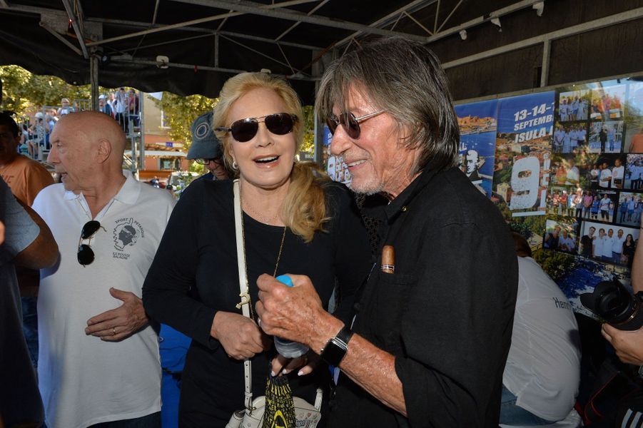 Sylvie Vartan Et Jacques Dutronc Complices En Corse Pour Une Partie De Petanque