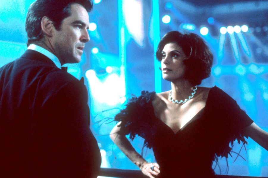 Teri Hatcher James Bond Demain Ne Meurt Jamais Anniversaire - Teri Hatcher fête ses 50 ans