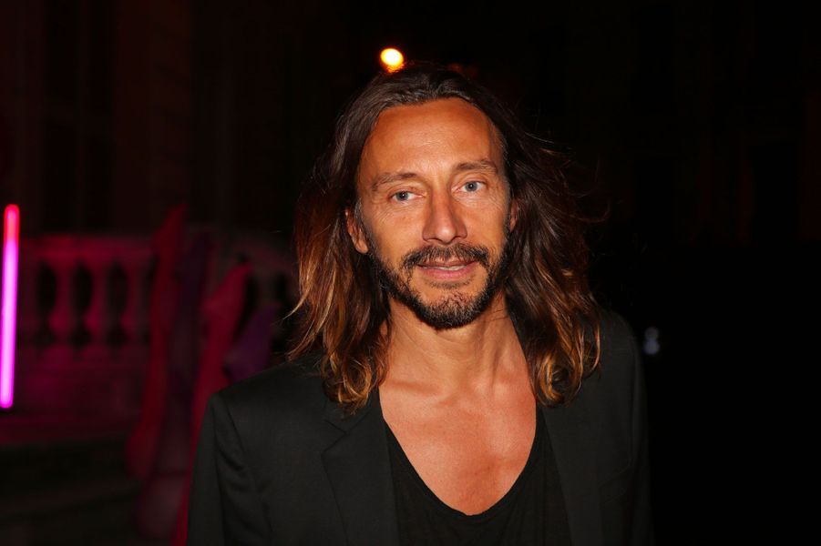 Vincent Cassel et Tina Kunakey, en amoureux à la soirée Jean Paul Gaultier