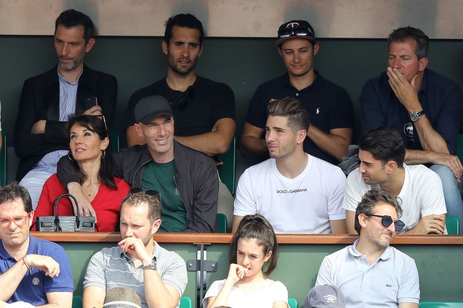 Zinedine Zidane En Famille Pour La Finale De Roland Garros