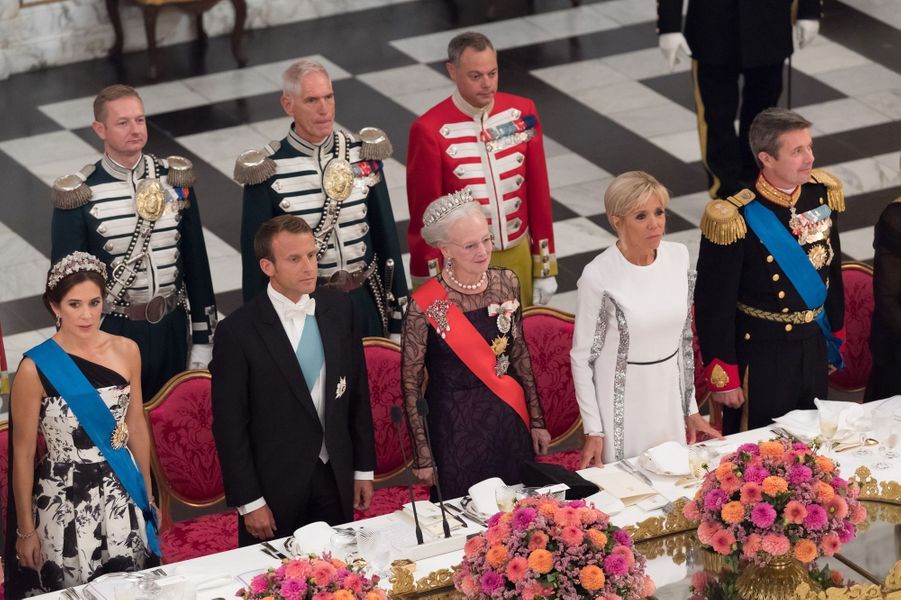 Au Dîner De Gala Offert Par La Reine Margrethe Ii Du Danemark Au Couple Macron