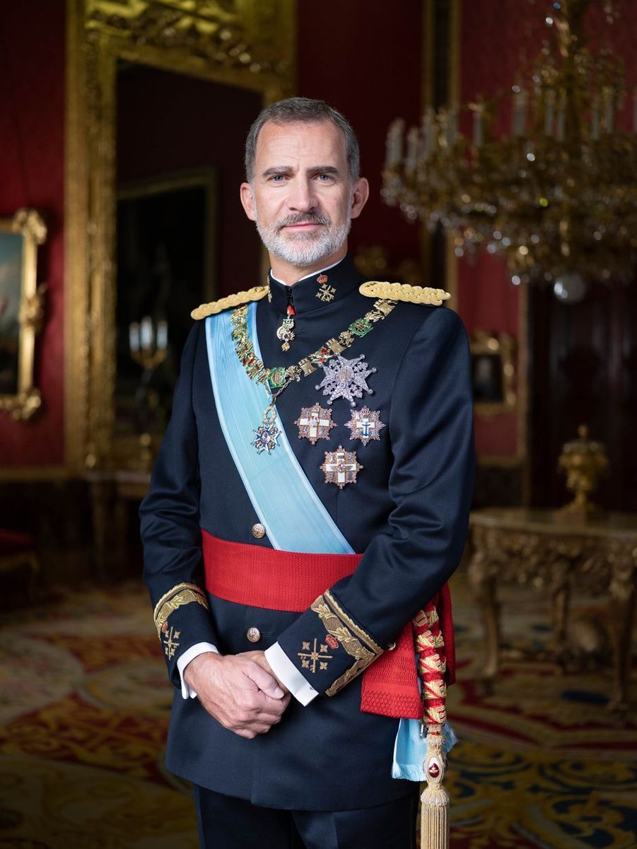 Reine Letizia Roi Felipe Vi Princesses Leonor Et Sofia Despagne Leurs Dix Nouveaux Portraits 2664