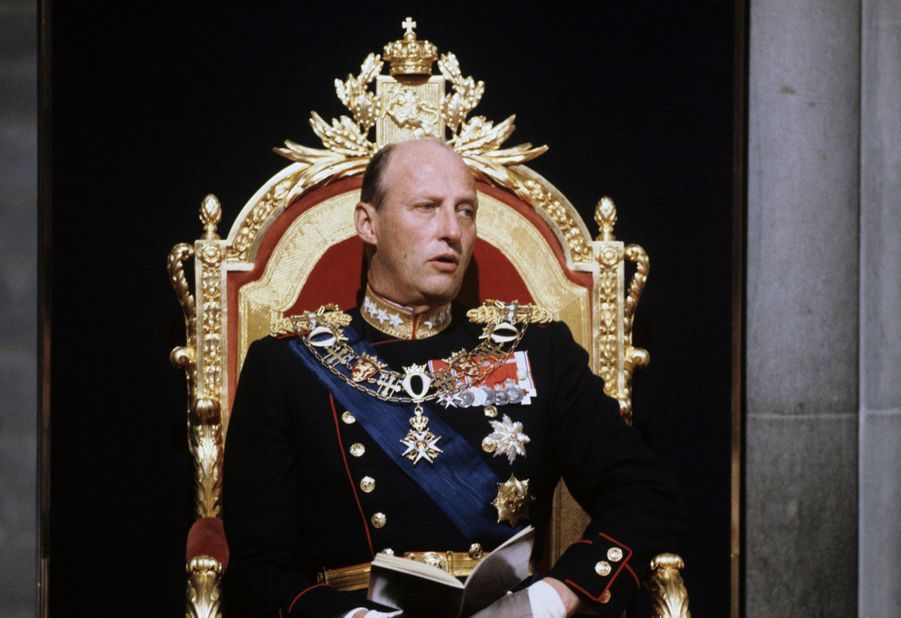 Le roi de Norvège fête ses 25 ans sur le trône Les trésors photos de Match le sacre du roi