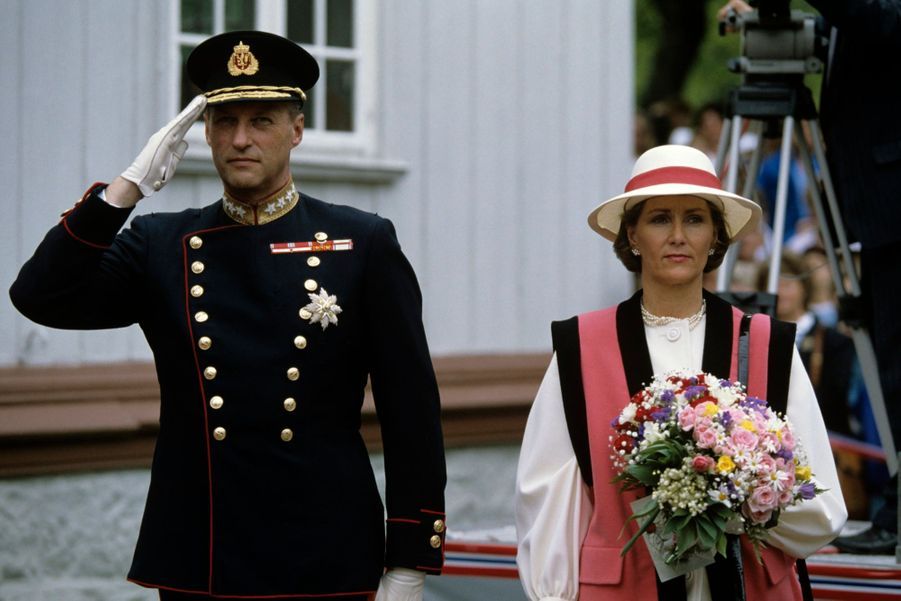 Le roi de Norvège fête ses 25 ans sur le trône Les trésors photos de Match le sacre du roi