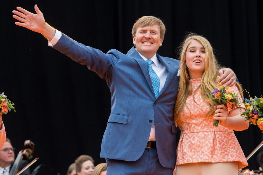 Amalia Pays Bas Couple Maxima des Pays-Bas, radieuse à Groningen pour les 51 ans de son royal