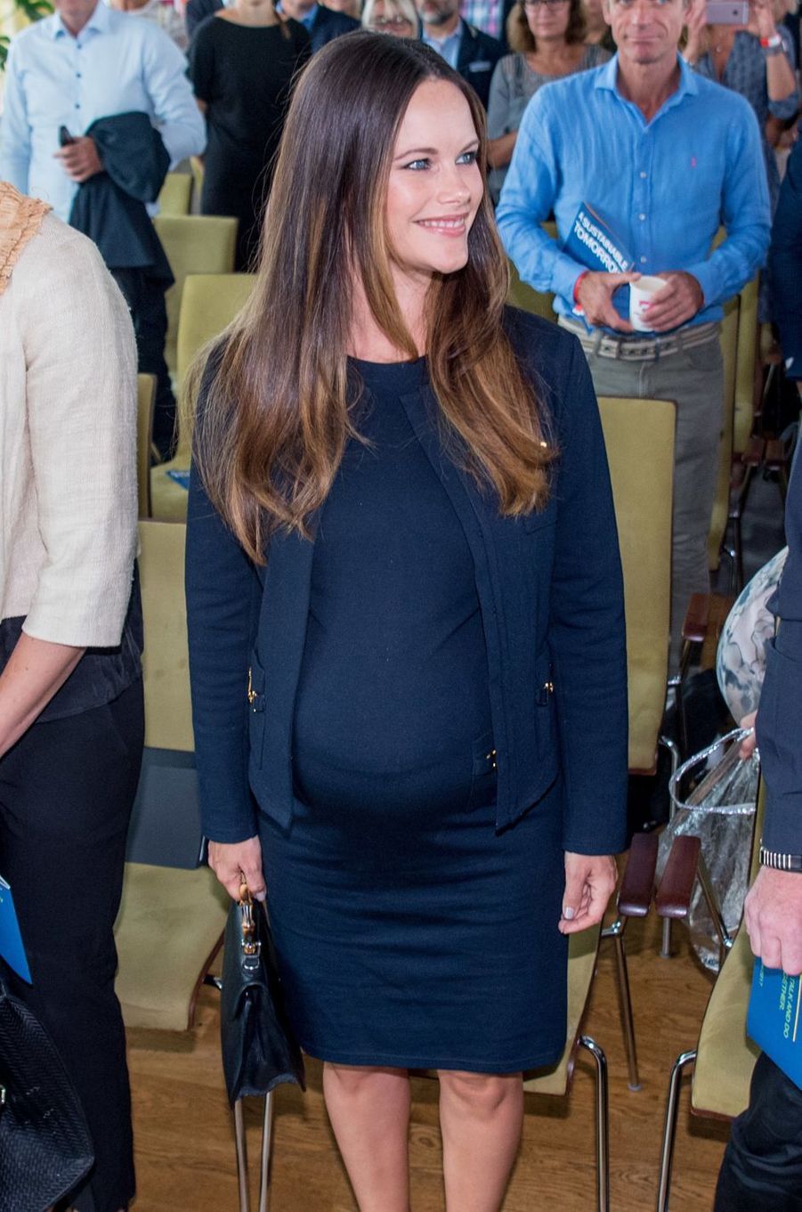 Sofia De Suede Enceinte Sofia de Suède très enceinte à l’un de ses derniers rendez-vous avant
