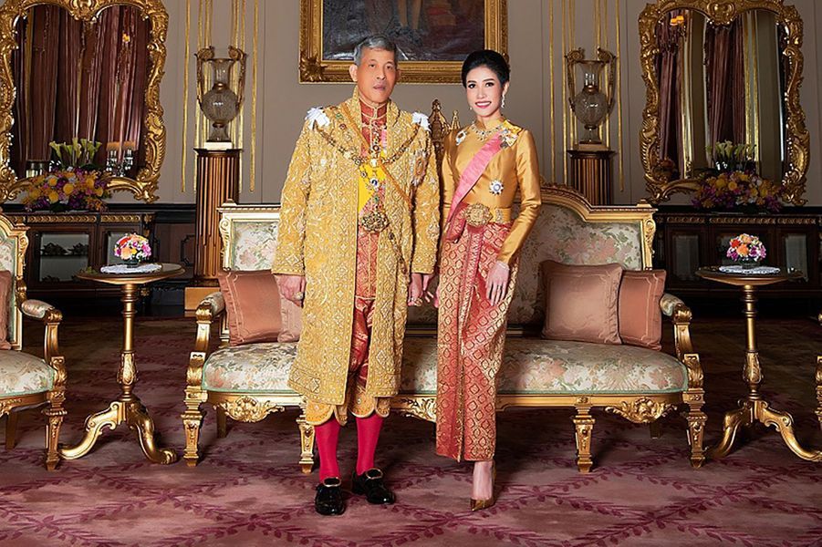 Le roi de Thaïlande Maha Vajiralongkorn dévoile des photos avec
