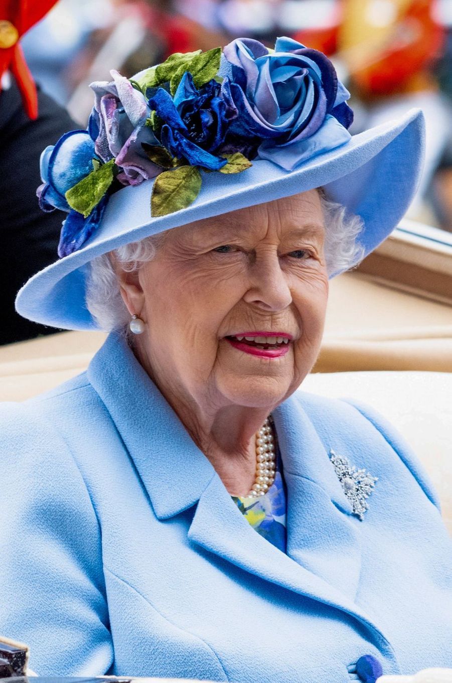 Les Chapeaux De La Reine D Angleterre