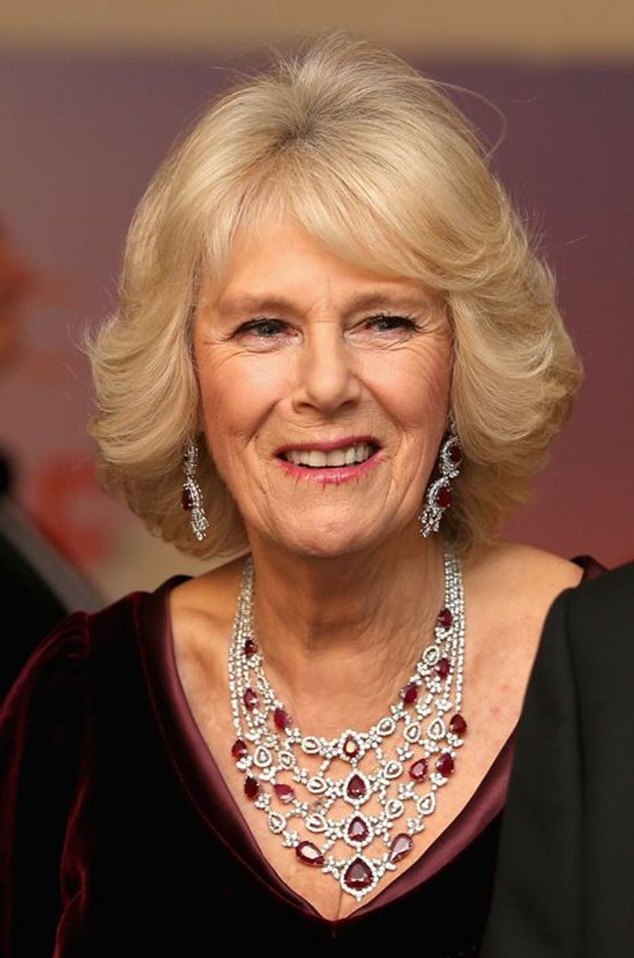 Photos Camilla ParkerBowles et le prince Charles La duchesse de Cornouailles sort ses rubis Photos Camilla ParkerBowles et le prince Charles La duchesse de Cornouailles sort ses rubis