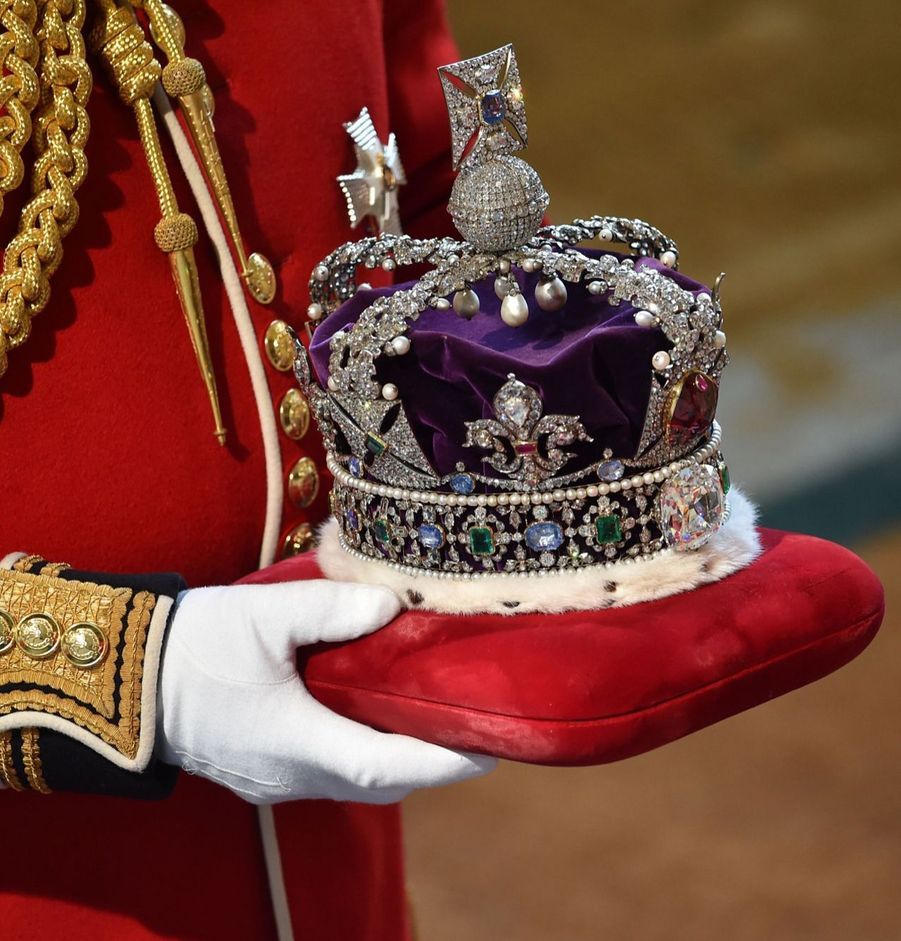 Que Devient La Couronne De La Reine D Angleterre