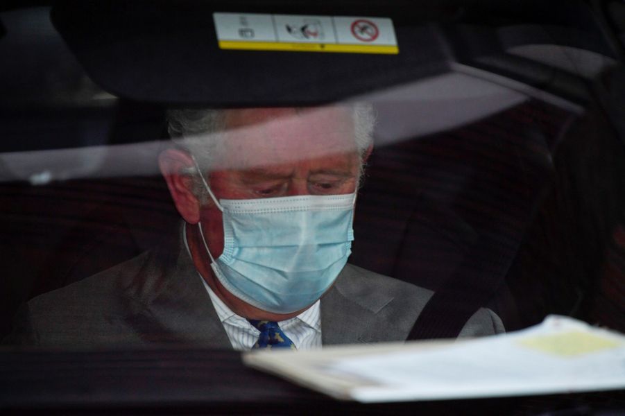 Le prince Charles rend visite à son père le prince Philip ...