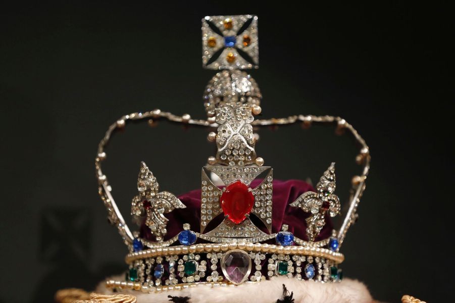 A Qui Appartiennent Les Joyaux De La Couronne Britannique