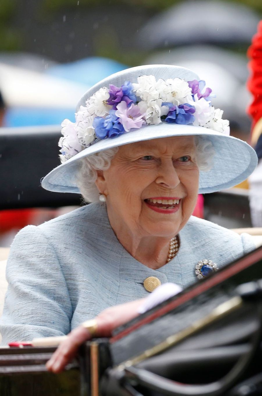 Reine Elizabeth II, à 93 ans elle assure 100% de présence ...