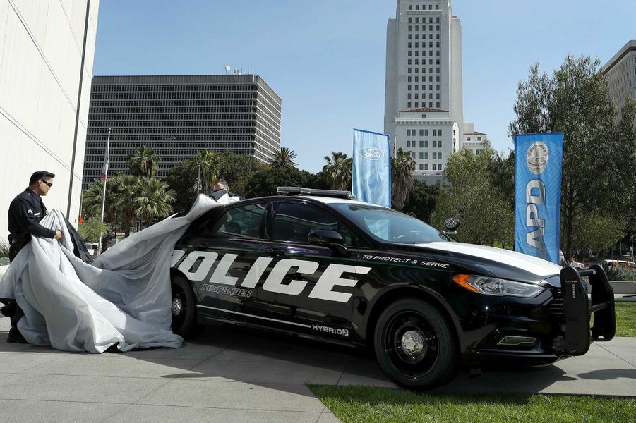 Pour La Premiere Fois Ford Va Equiper La Police Americaine De