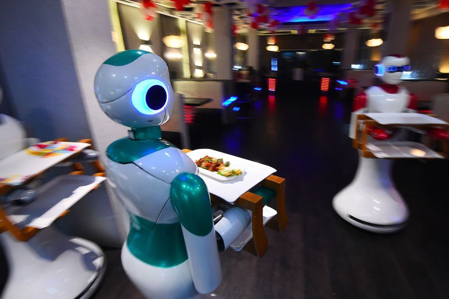 Au Népal, les premiers robots serveurs font leur apparition