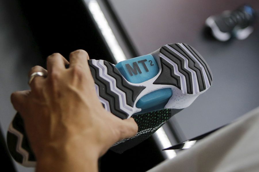 chaussure nike autolaçante