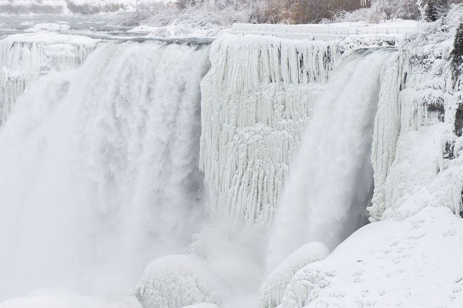 En images, les chutes du Niagara sont gelées et c’est somptueux