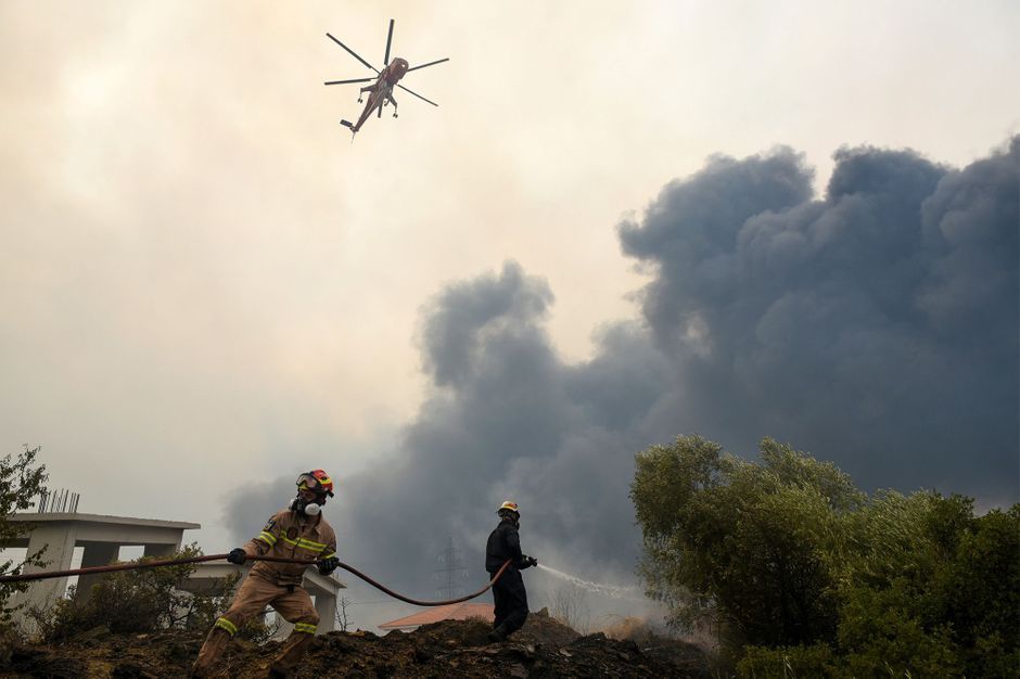 Incendies en Grèce: l'île d'Eubée en feu, rémission au ...