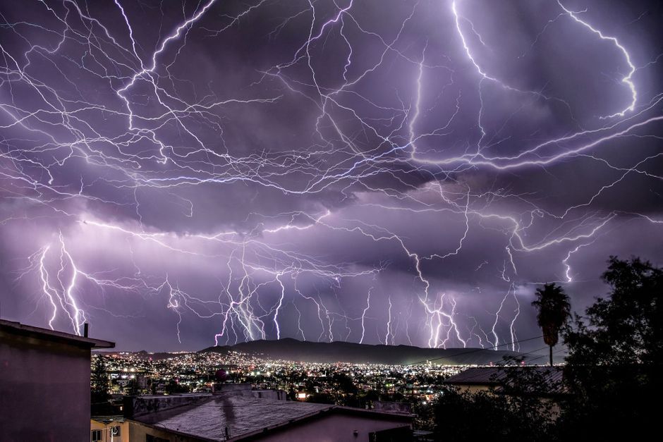 Photo of Las fotografías incroyables de un diluvio de éclairs en México