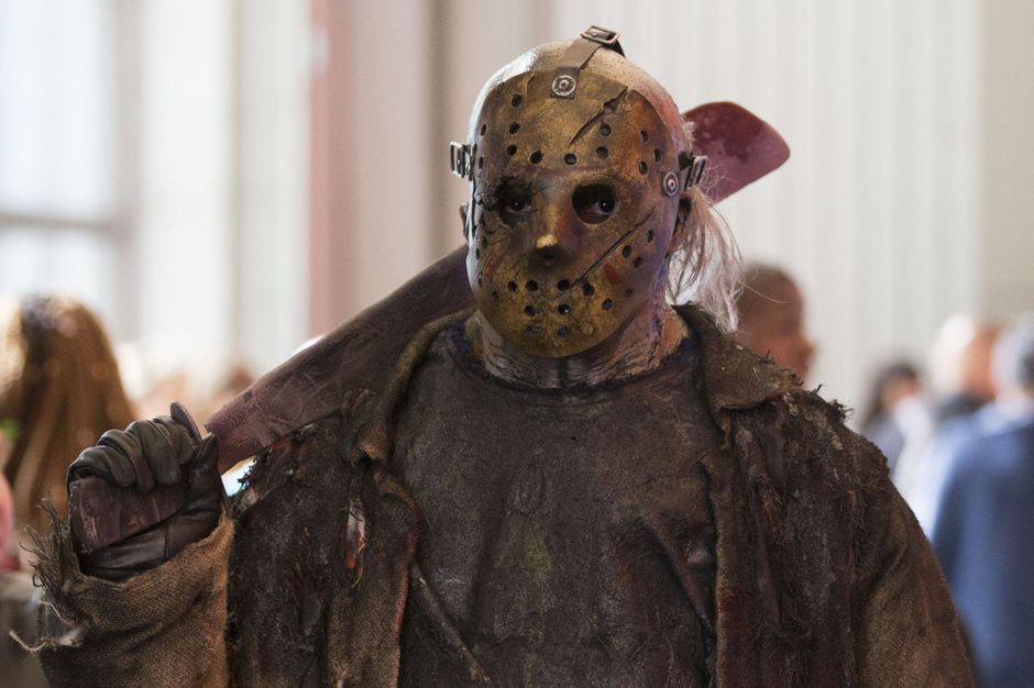 L'étrange crime d'un homme masqué comme Jason dans ...