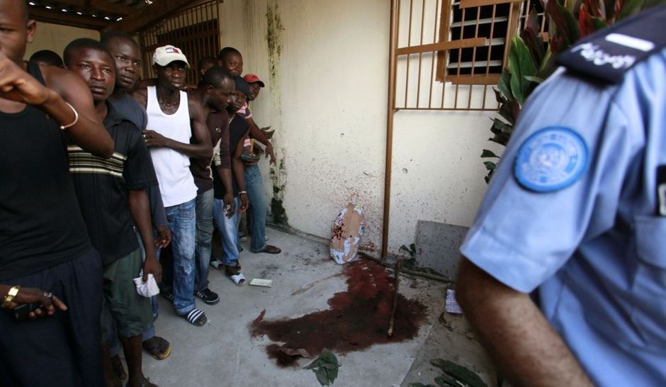 Bain De Sang Dans La Maison Des Morts Bain de sang à Abidjan