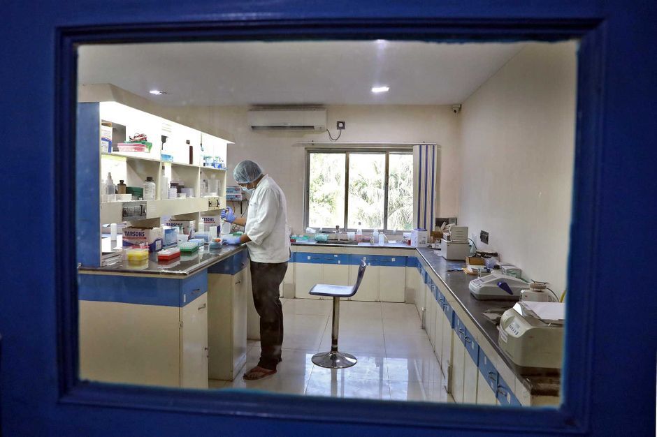 Wallpaper Coronavirus Un Pharmacien Indien Experimente Un Traitement For Android