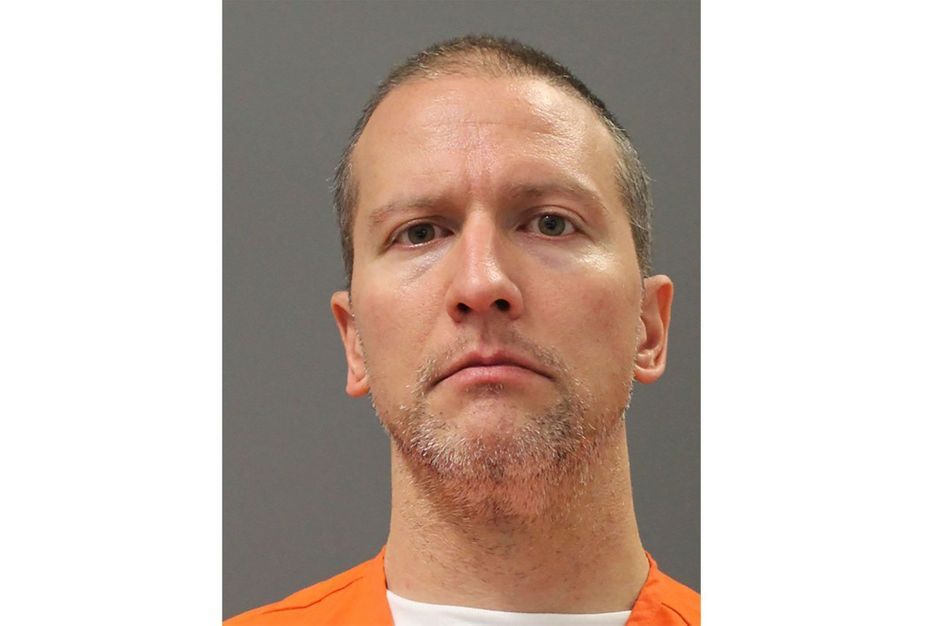 Derek Chauvin, accusé de la mort de George Floyd, devant ...