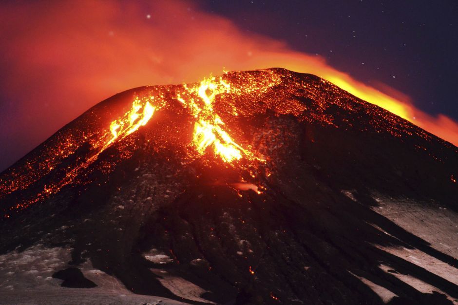 Au Chili Spectaculaire ruption  du volcan  Villarrica