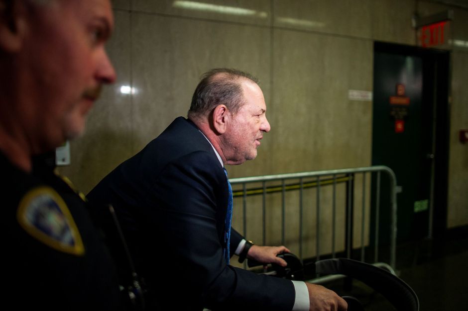 En Entendant Le Mot Coupable Weinstein Est Reste Hebete