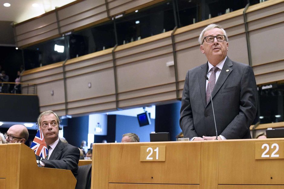  Jean  Claude  Juncker d ment tout souci de sant  et raille 