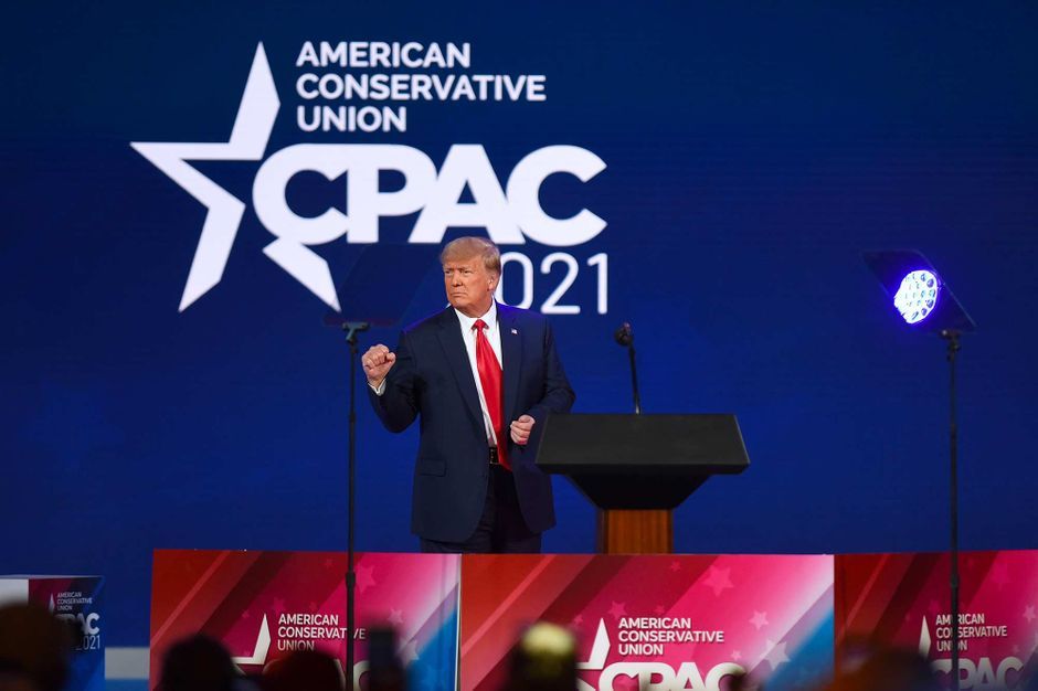 Pour son premier discours post-présidence, Donald Trump ...