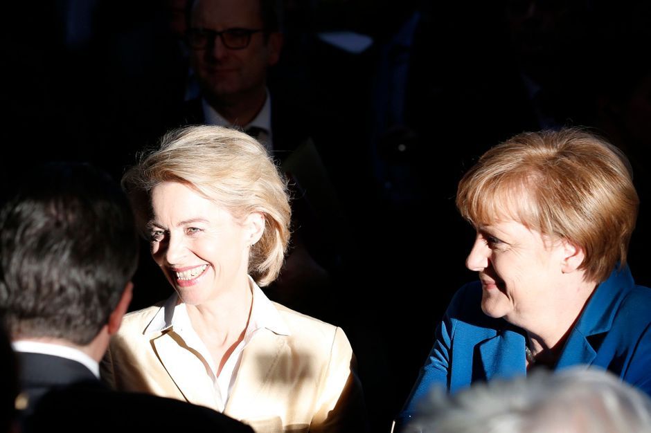Ursula von der Leyen - Merkel adoube la future "Mutti"