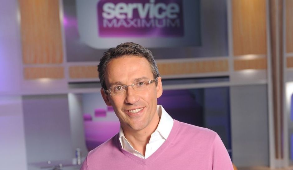 Julien Courbet en discussion avec France 3