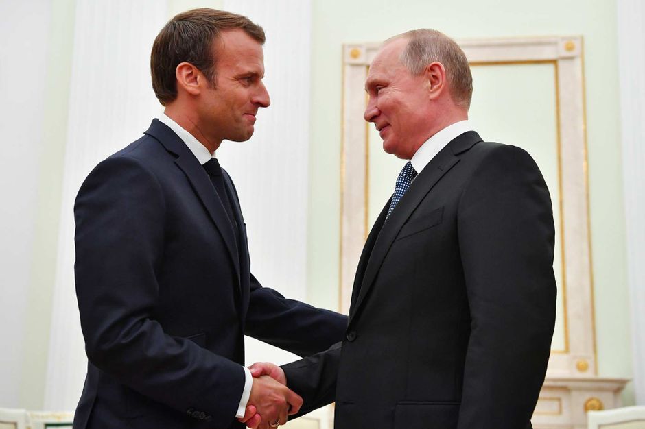 Emmanuel Macron reçoit Vladimir Poutine avant le sommet du G7