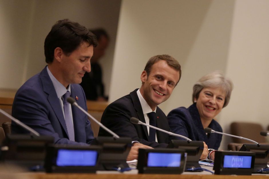 Emmanuel Macron, Theresa May et Justin Trudeau s'engagent ...
