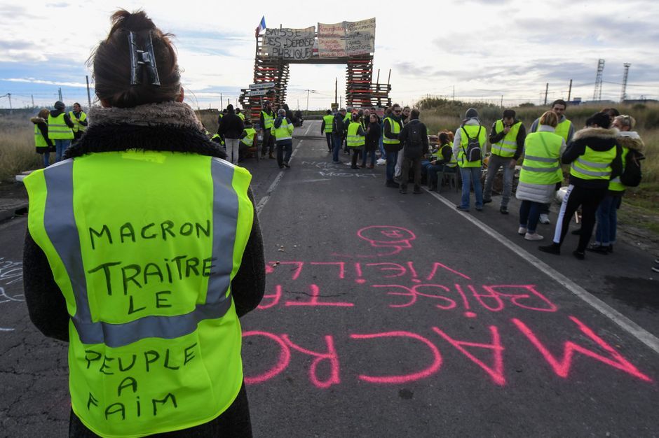 "Gilets jaunes" : Emmanuel Macron s'exprimera "en début de ...