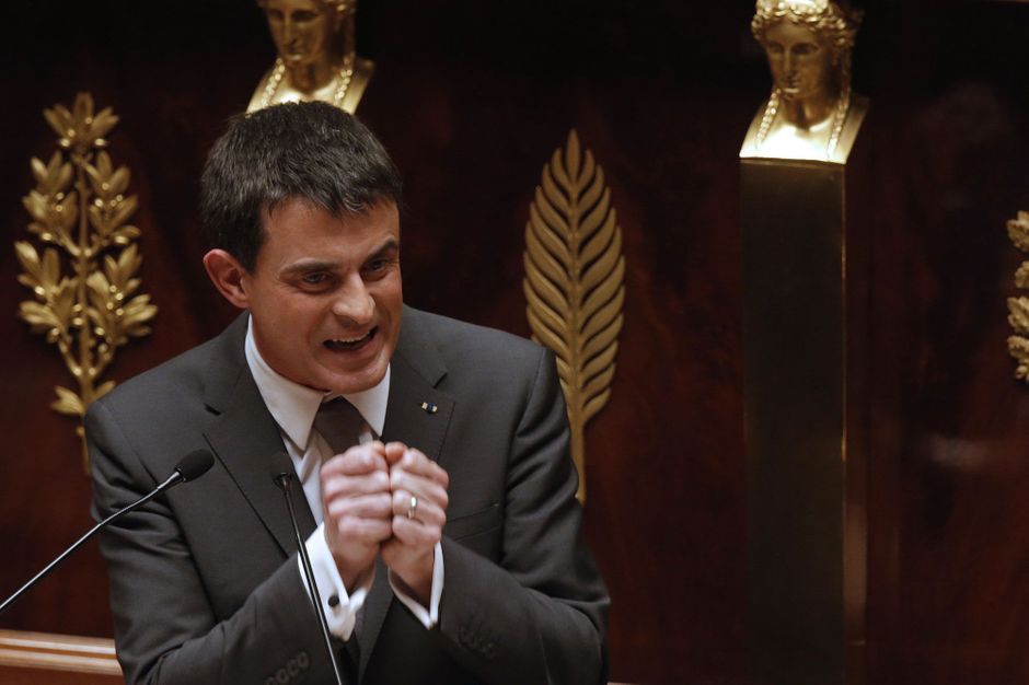 Motion de censure  Valls est passé en force