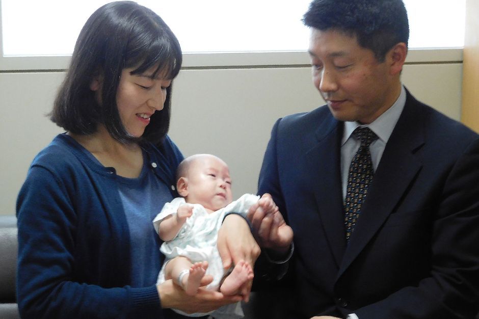 Un Bebe Japonais Ne Avec Un Poids Record De 258g Va Quitter L Hopital Un Bebe Japonais Ne Avec Un Poids Record De 258g Va Quitter L Hopital