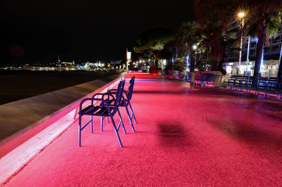 De Paris à Cannes, le couvre-feu vide les rues de France