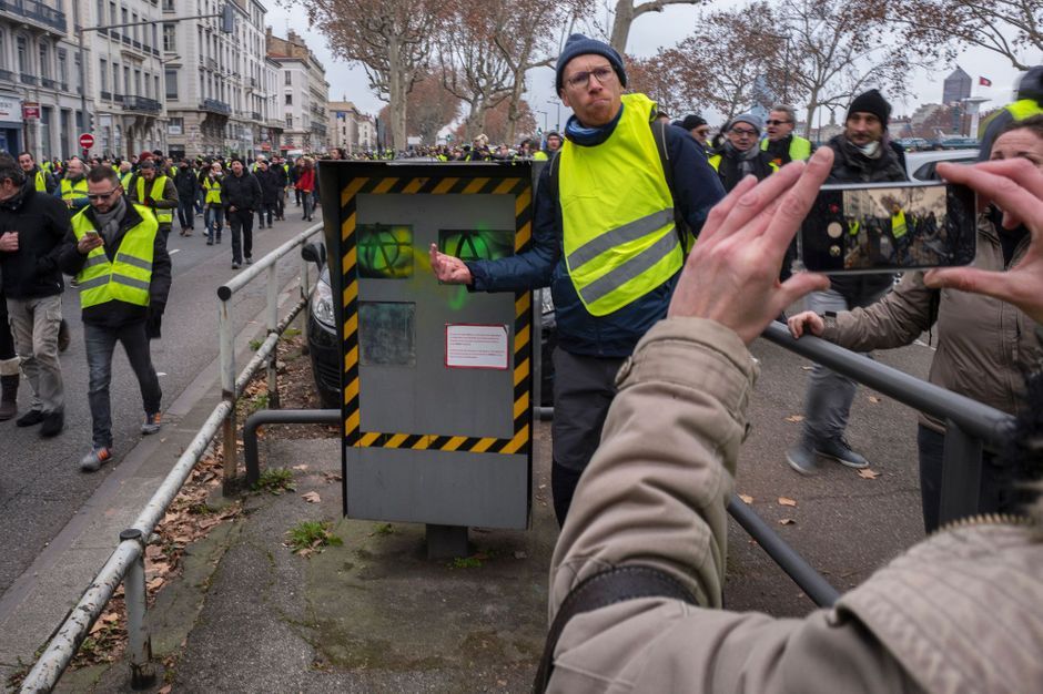 Castaner Dénonce Les Imbéciles Qui Dégradent Les Radars