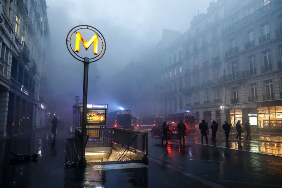 Stations De Métro Fermées Aujourd Hui "Gilets jaunes" : 36 stations de métro et de RER fermées samedi à Paris