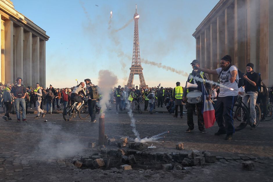 Les Gilets Jaunes Toujours Mobilisés Pour Leur Acte 15