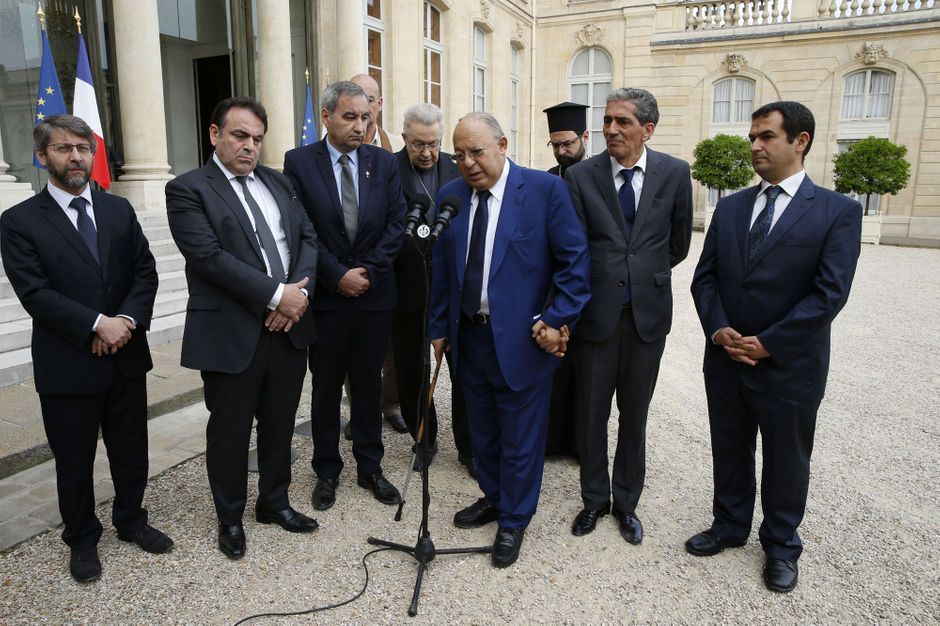 Prêtre assassiné : les responsables religieux reçus à l'Elysée