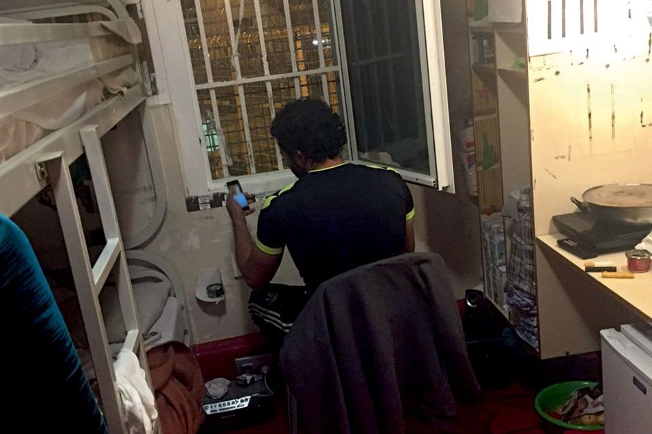 Selfie Merogis Les Detenus Racontent La Prison