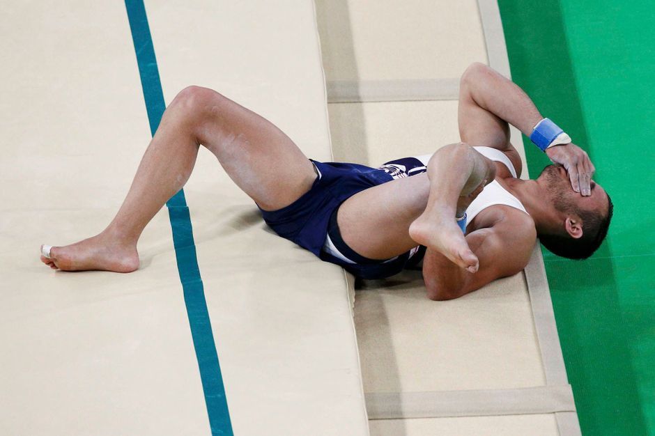 Gymnastic samir ait said of france broke his leg during his vault in the prelims. JO 2016 : la terrible blessure du Français Aït Saïd