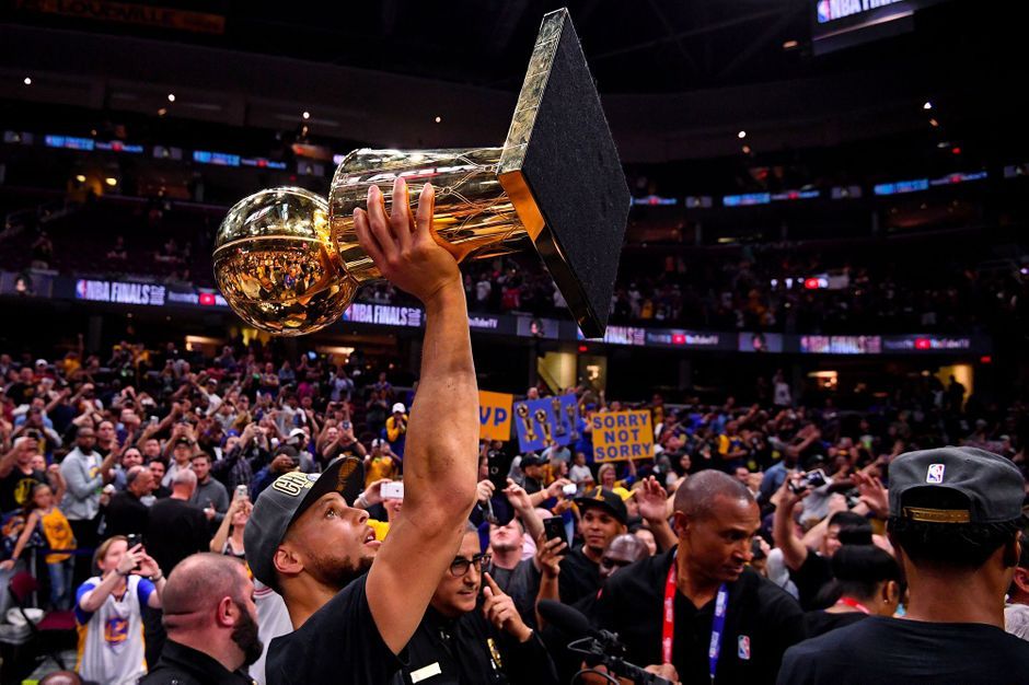 NBA Les Golden State Warriors champions pour la deuxième fois consécutive