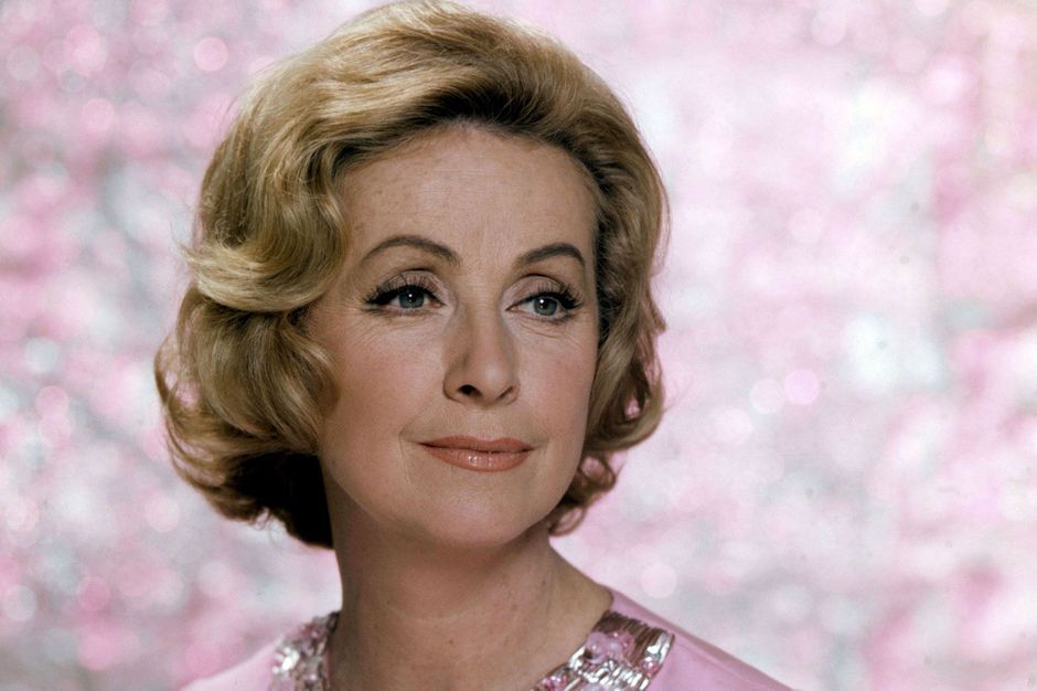 De Quoi Est Mort Le Fils De Danielle Darrieux Les obsèques de Danielle Darrieux auront lieu mercredi dans l'Eure
