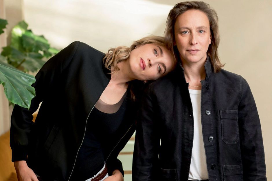 Portrait De La Jeune Fille En Feu Celine Sciamma Et Adele Haenel S Embrasent