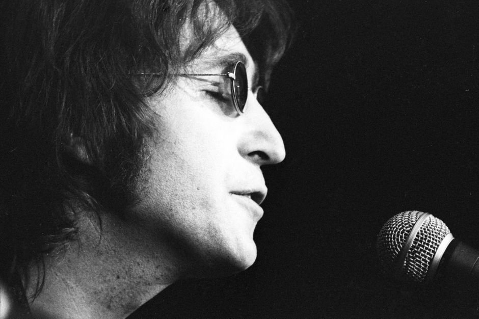 Qui A Assassiné John Lennon Et Pourquoi Sa vie en images - 8 décembre 1980, 22h52. John Lennon assassiné